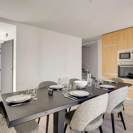 Bluestay 38 - Charmant Duplex A
